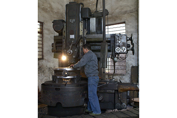 電動襯膠蝶閥生產車間