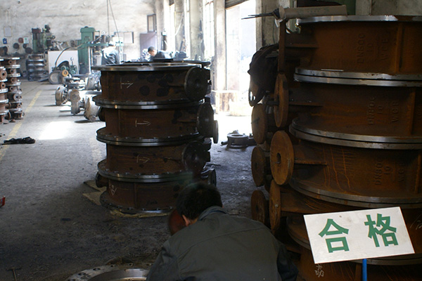 金屬硬密封蝶閥生產車間